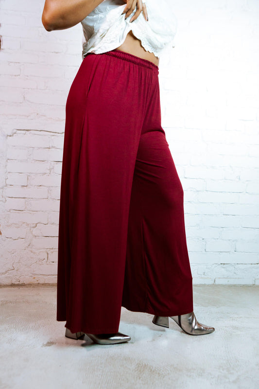 Invertida | Calça wide leg barra extra larga • viscolycra vinho - Fuá Ateliê