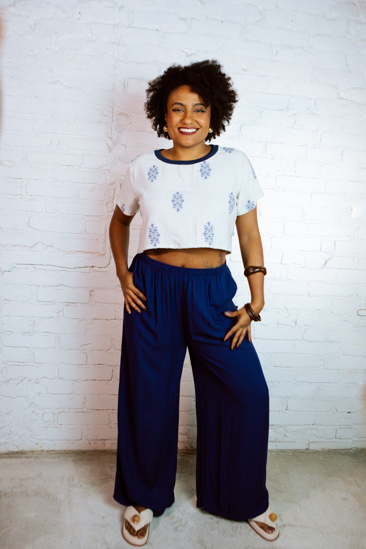 Querida | Calça pantalona fluida • viscose sarjada marinho - Fuá Ateliê