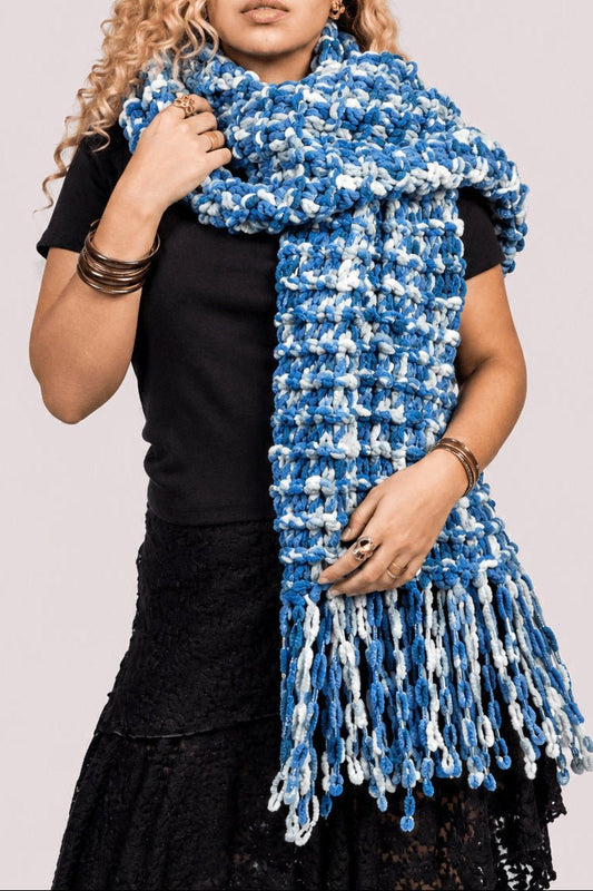 Cachecol tricô | 100% feito a mão • azul/branco - Fuá Ateliê