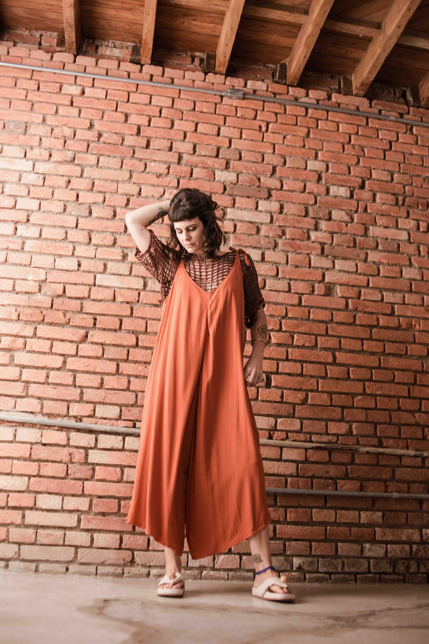 Da Pá Virada | Macacão feminino mutante 󠁯•󠁏󠁏 viscose sarjada terracota - Fuá Ateliê