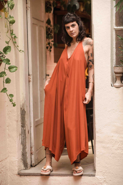 Da Pá Virada | Macacão feminino mutante 󠁯•󠁏󠁏 viscose sarjada terracota - Fuá Ateliê