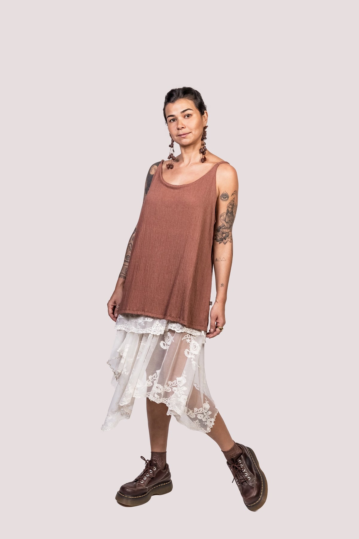 Glória | Regata Alcinha Marrom Oversized Algodão - Fuá Ateliê