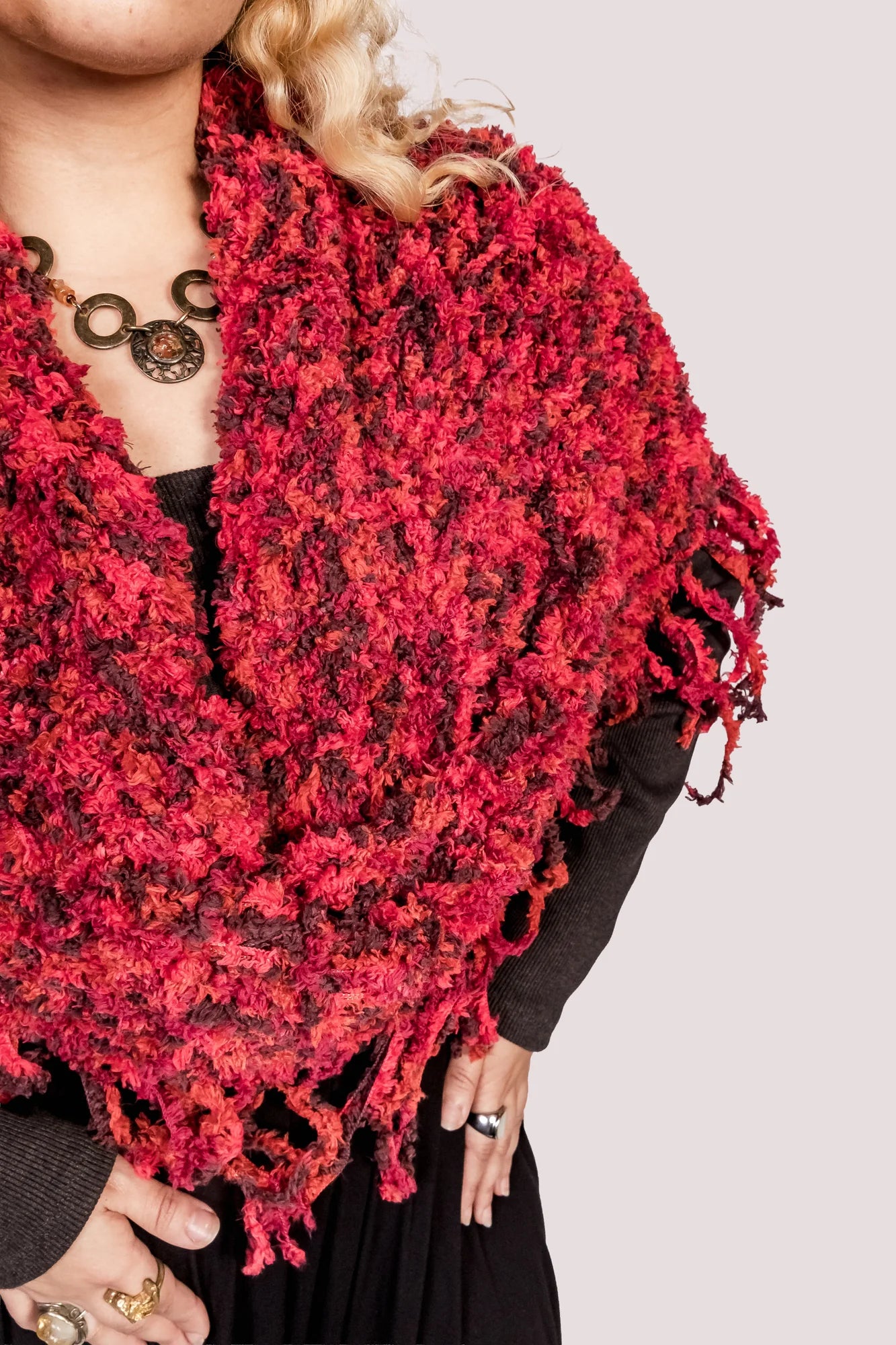 Cachecol infinito tricô | 100% feito a mão • pink/vermelho (Cópia) - Fuá Ateliê