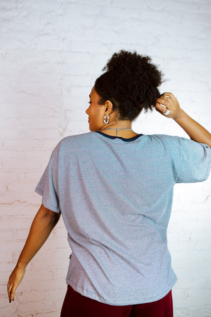 Crua | Blusa solta 󠁯•󠁏󠁏 algodão listrinhas marinho e branco - Fuá Ateliê