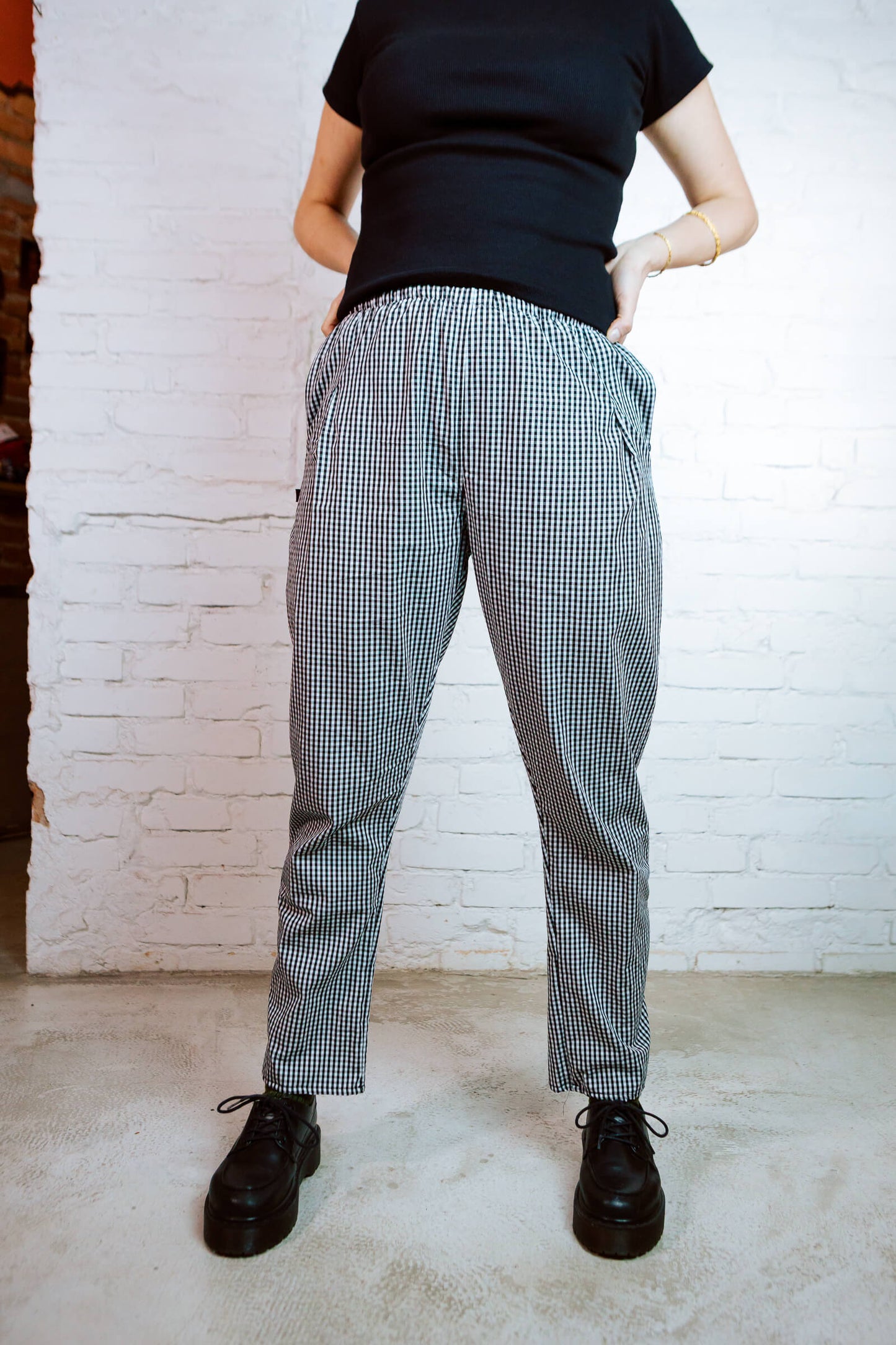 PAN Longa | Calça longa alfaiataria 󠁯•󠁏󠁏 tricoline xadrez P&B - Fuá Ateliê