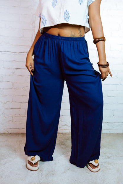 Querida | Calça pantalona fluida 󠁯•󠁏󠁏 viscose sarjada marinho - Fuá Ateliê