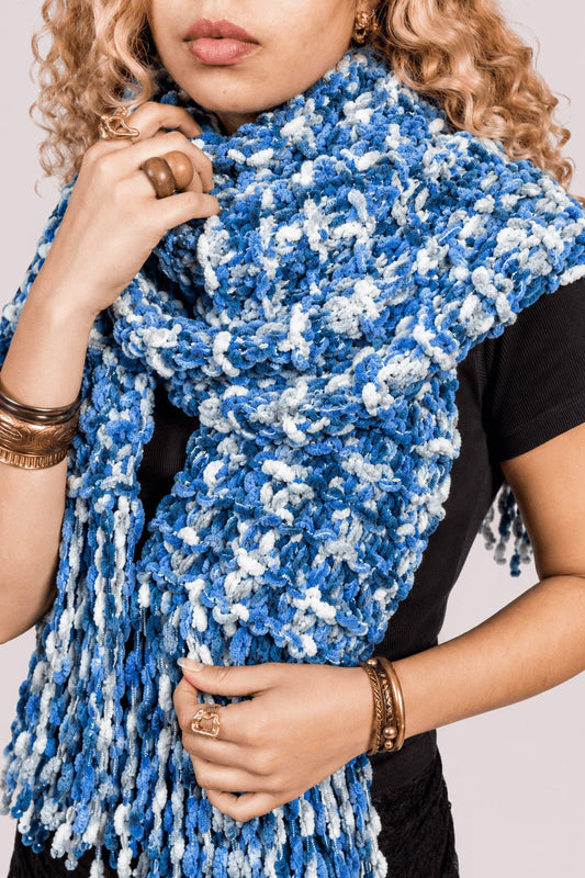 Cachecol tricô | 100% feito a mão • azul/branco - Fuá Ateliê